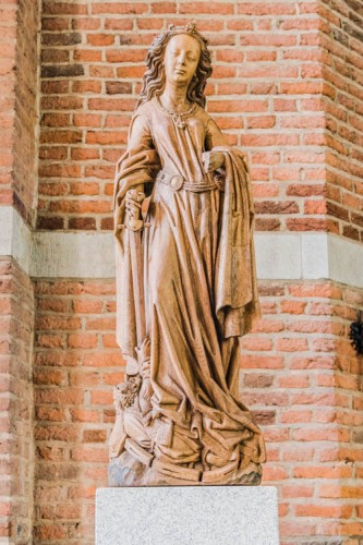 St Aldegundis, Emmerich, west end statue of St Katharine
