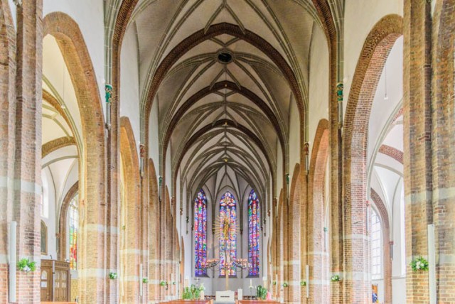 St Aldegundis, Emmerich, Interior